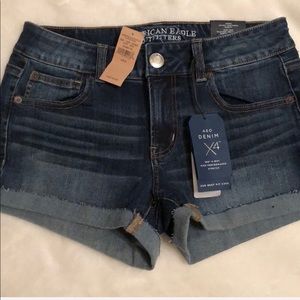 NWT AE Shortie🌻